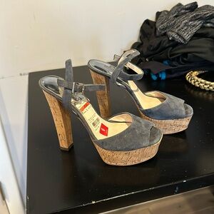 Michael korss size 6 blue suade